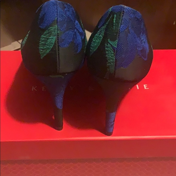 Kelly & Katie Astivia Heels - Picture 5 of 7